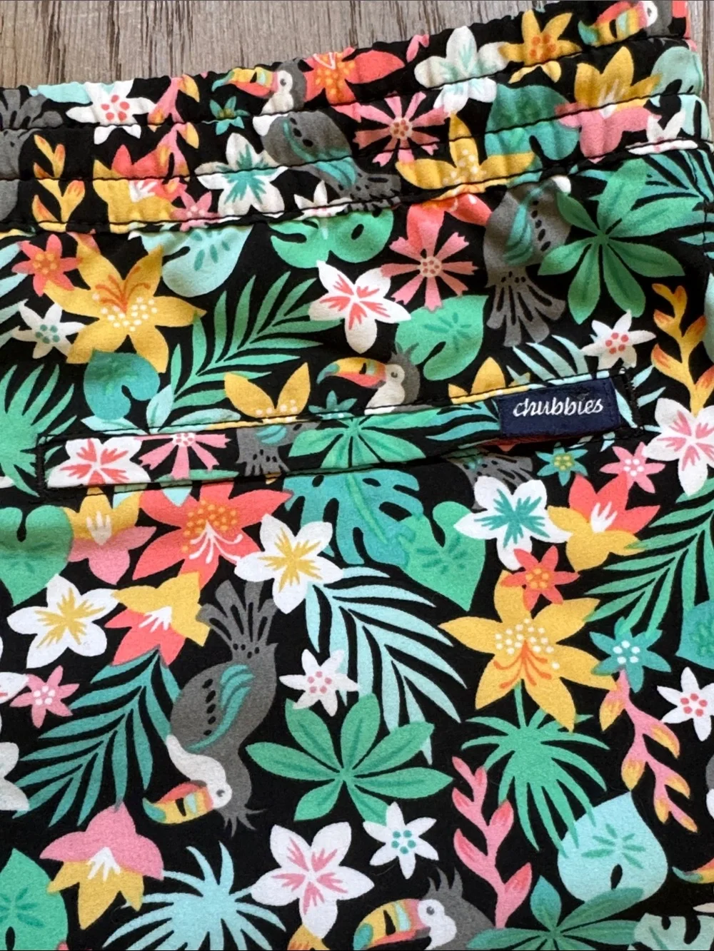 Chubbies Boys Floral Swim Shorts Size Medium (Youth 10/12)